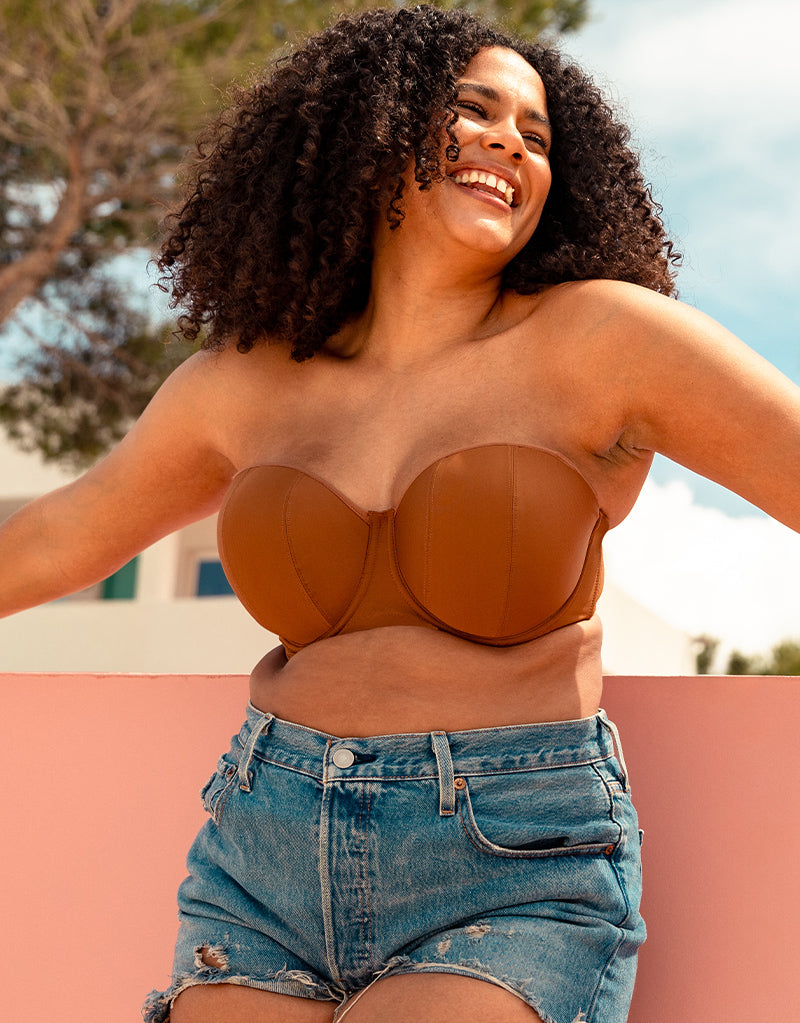 Curvy Kate - Our Smoothie Strapless Bra has been featured on @Lisa_Snowdon  'Dare to Bare?' segment on @thismorning 💕🙌 Gals, we've got your back from  D-J cup in the ultra-smooth design for