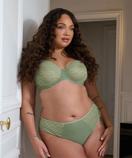  - Curvy Kate